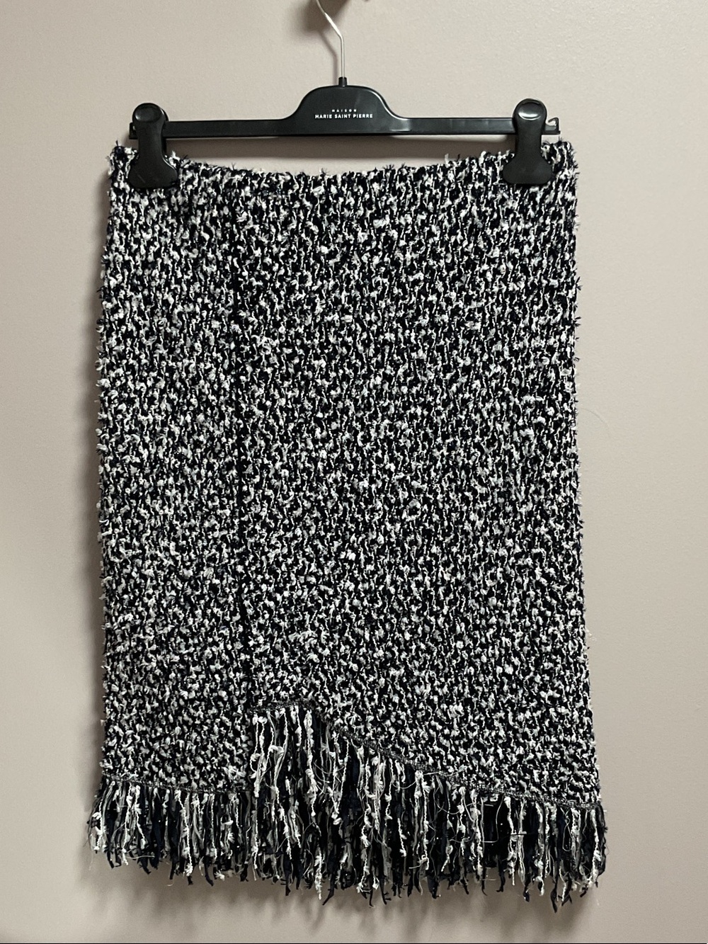 NWT Marc Cain midnight blue and White bouclé Fringe Pencil Skirt